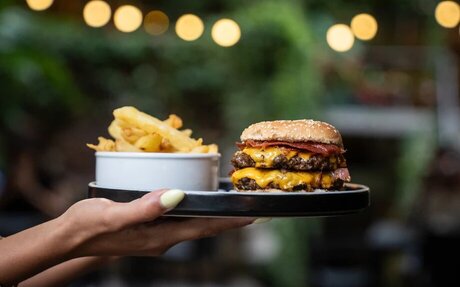 4 #AComer | La noche de las hamburgueserías