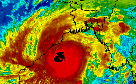 STRONGEST CYCLONE HITS INDIA AND BANGLADESH