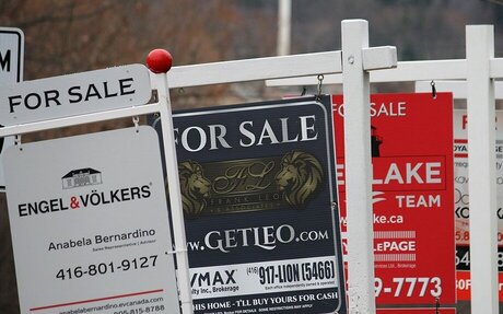 Toronto home sales plunged 11%, prices 6% in 2025