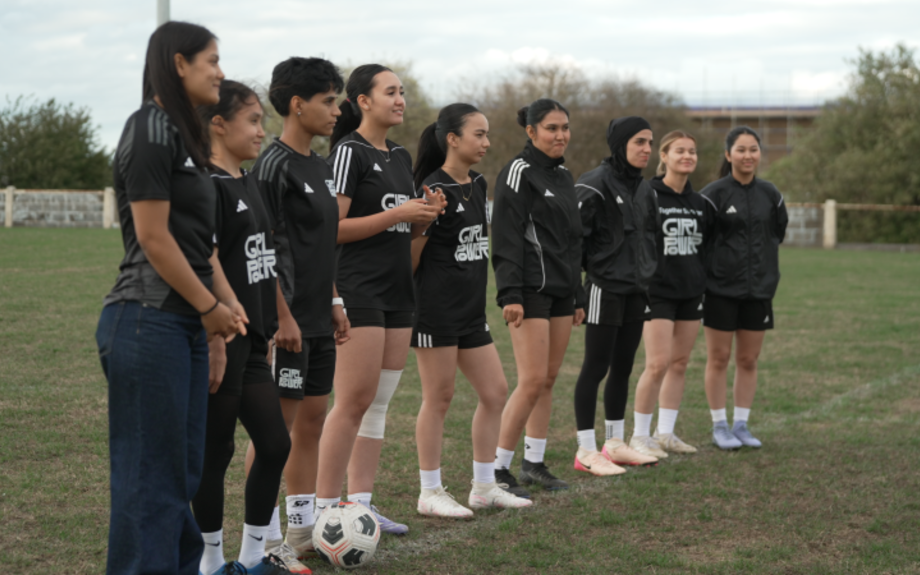 Alors que l'équipe de football féminin afghane est annoncée, la lutte des joueuses pour la reconnaissance continue
