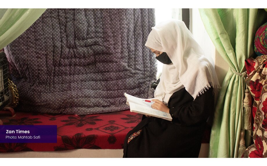 Les salles de classe radiophoniques défient l'interdiction des talibans