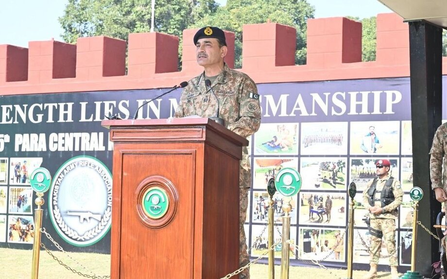 Le chef d'état-major de l'armée pakistanaise promet de poursuivre les opérations contre les talibans afghans.