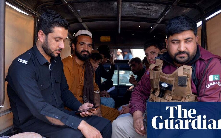 « Maintenant, ils ne font que déporter » : des Afghans bloqués au Pakistan arrêtés et renvoyés après le déclenchement d'une « guerre ouverte ».
