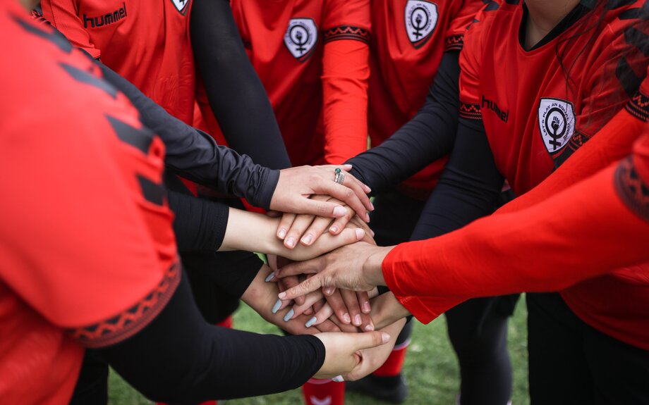 Amnesty International exhorte la FIFA à protéger l'équipe nationale féminine de football d'Afghanistan