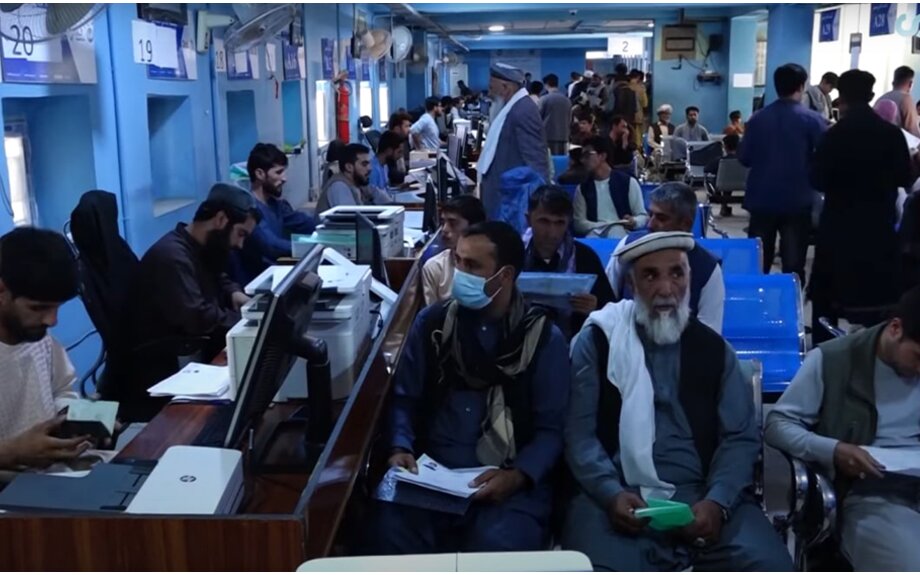 Les abus et la corruption empoisonnent le bureau des passeports de l'Afghanistan sous le régime des talibans – KabulNow