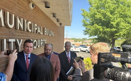 Martinsville mayor reinstated to city council pending trial on recall petition