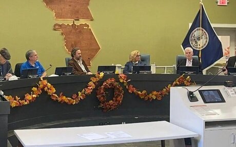 Warrenton Town Council spars again over Cassidy firing, long-term uncertainty