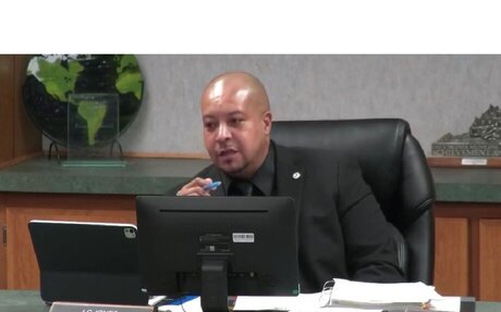 Martinsville’s suspended mayor fights petition to remove him in a recall trial by jury