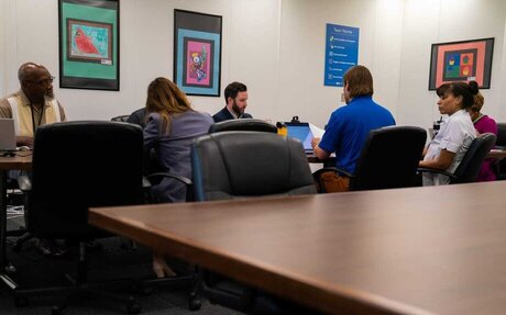 School board reviews public comment policy, holds off on suggesting changes for now