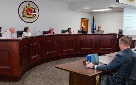 Amherst School Board to begin starting meetings with prayer