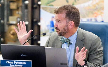 Warrenton Town Council may fire second attorney in a year