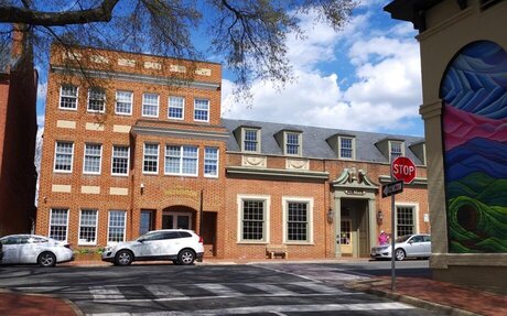 Warrenton council members consider firing special counsel