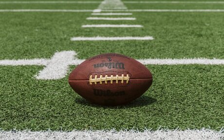 Senate panel advances bill to shield college athlete pay