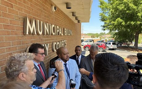 Judge dismisses case to remove Martinsville mayor from office