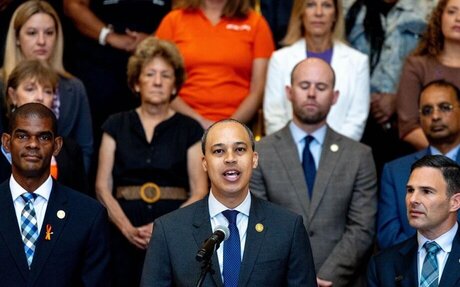 State attorney general launches investigation of cellphone-tracking firm used by City Hall